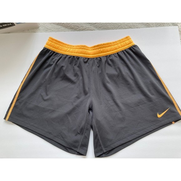 Nike Women’s Athletic Shorts Dri Fit Medium - Picture 2 of 11